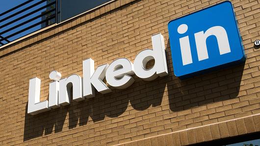 will Give You 310 linkedin Followers or 310 Connection or 310 Group Join